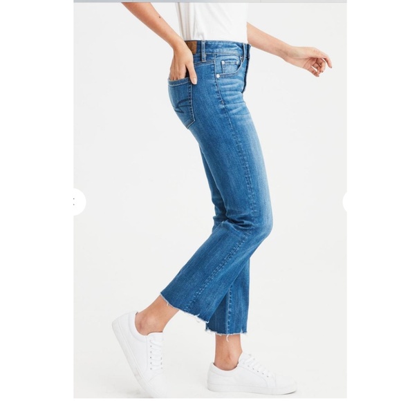 American Eagle Hi-Rise Crop Flare Jeans with a Button-Fly Super Stretch Size 4 - Picture 2 of 13